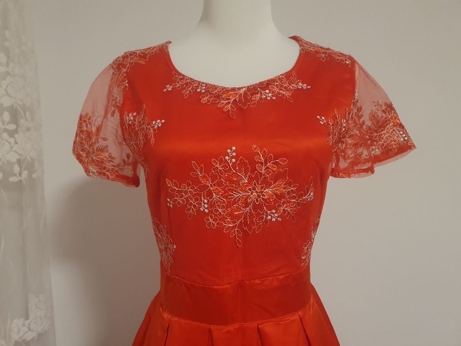 Rochie rosie eleganta