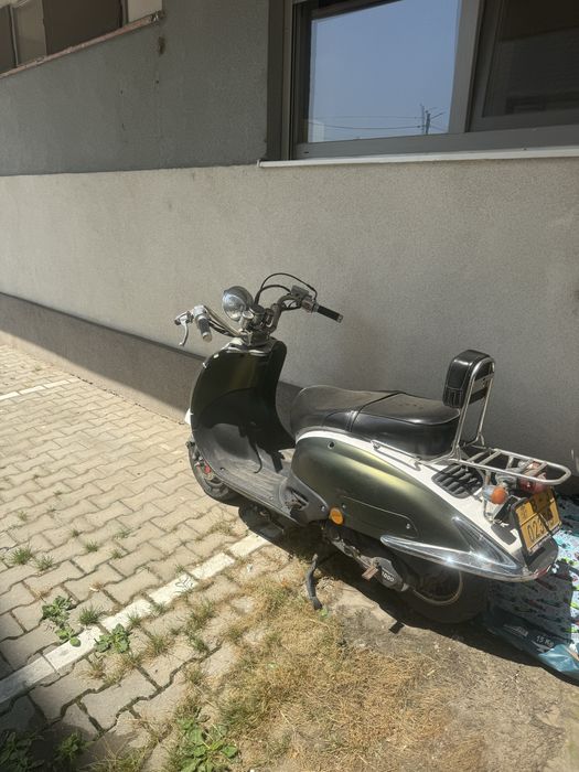Vand scuter pret 1000 ron