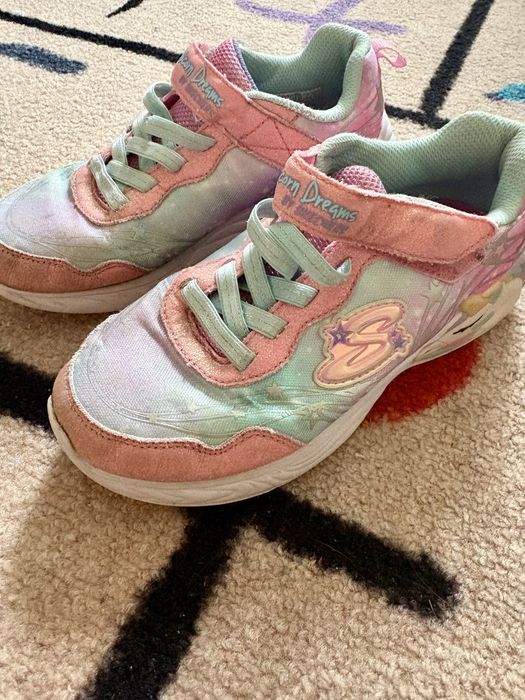 Обувки Skechers различни номера и модели