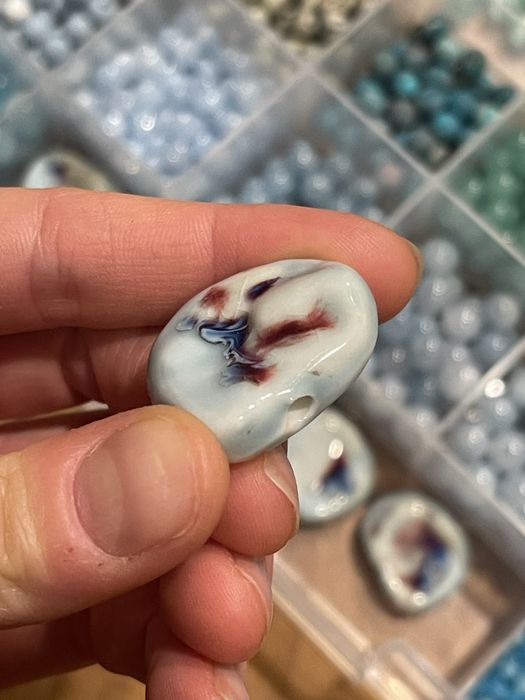 Кутия мъниста за бижута — естествени камъни, минерали и други