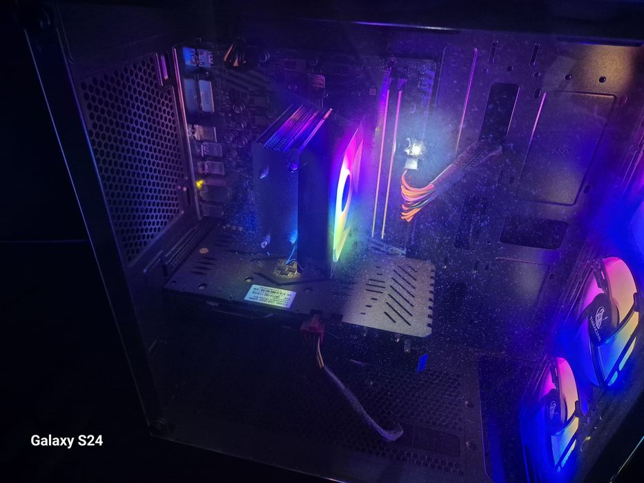 Геймърски компютър RTX 3060 12GB VRAM / Ryzen 5 / 32GB RAM / ТОП за игри