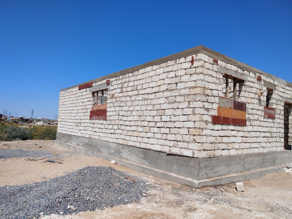 Тасбугет кентінде 12*13 толық бітпеген үй сатылады