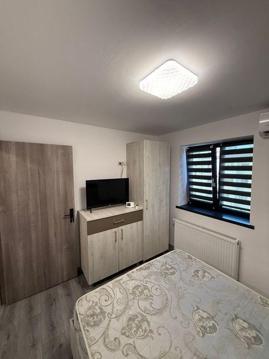 Vând apartament total renovat , mobilat si utilat