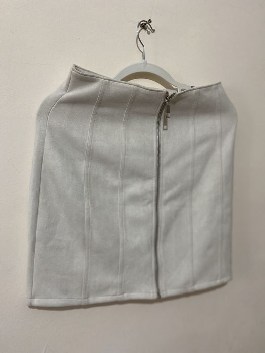 Новую  юбку  женскую  продам .