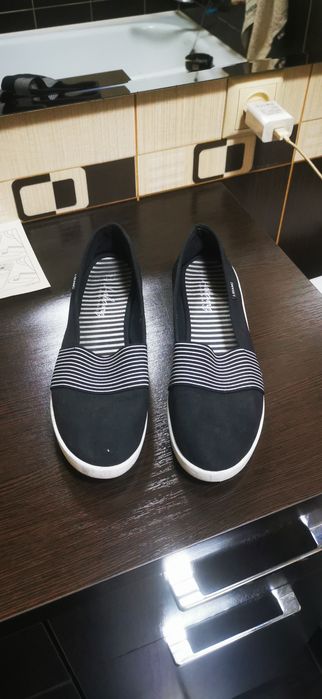 Продам женские макасы 41р. Новые.