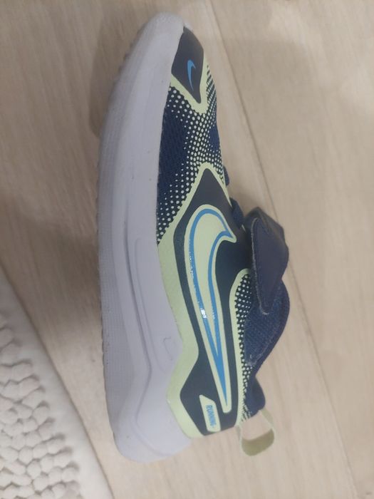 Детски маратонки Nike Cosmic Runner