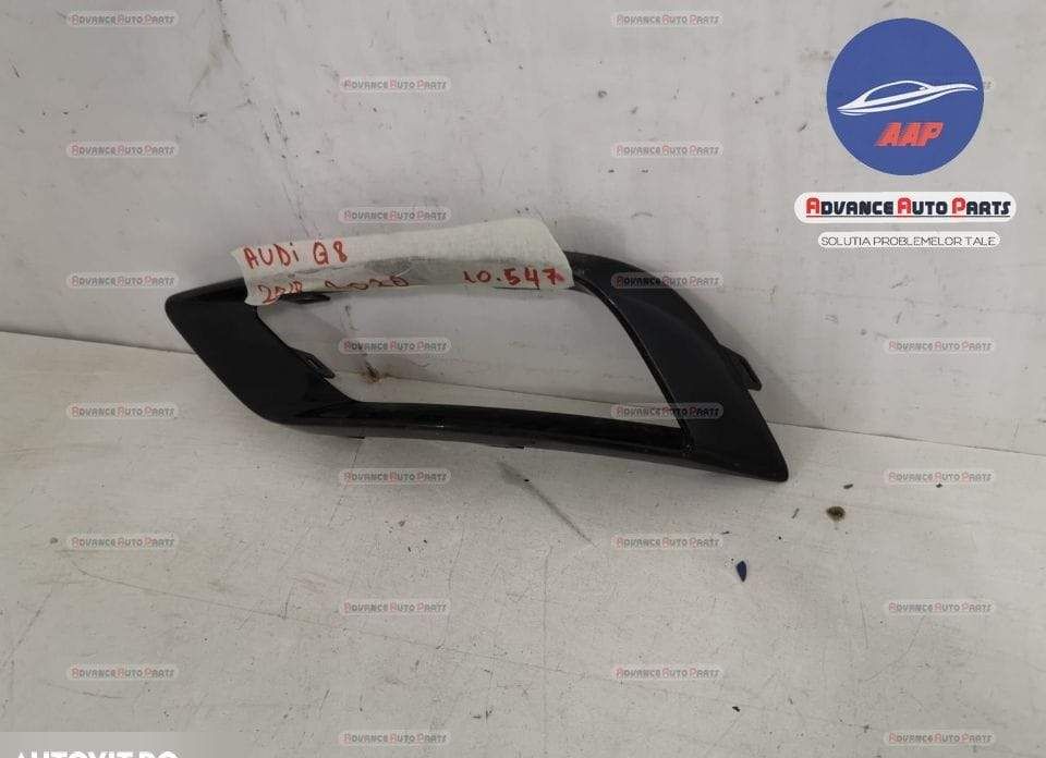 Ауди Q8 / Audi Q8 Оригинална дясна решетка за фар