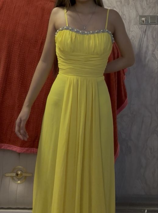 Шикарное вечернее платье