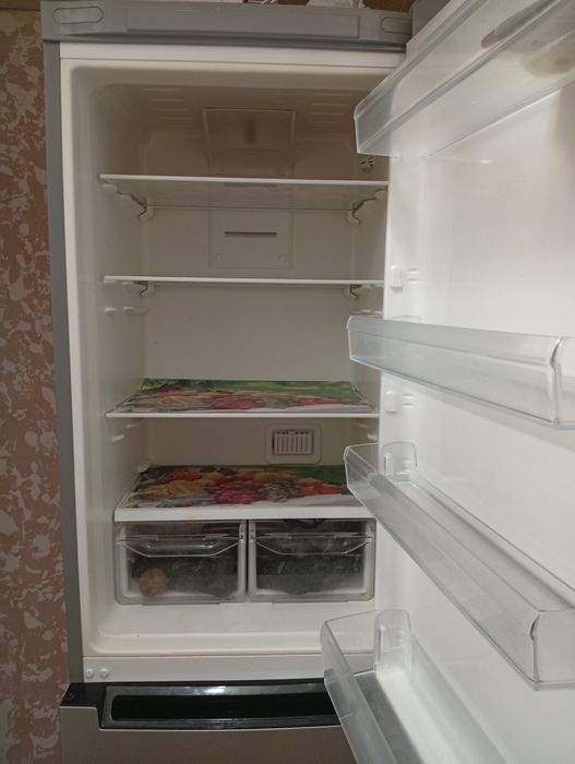 Продам холодильник
