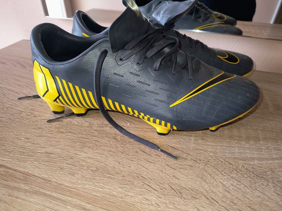 De vânzare ghete iarba,Nike,mărime 41