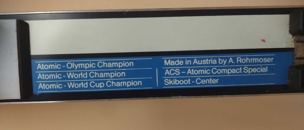 Ски Atomic със щеки