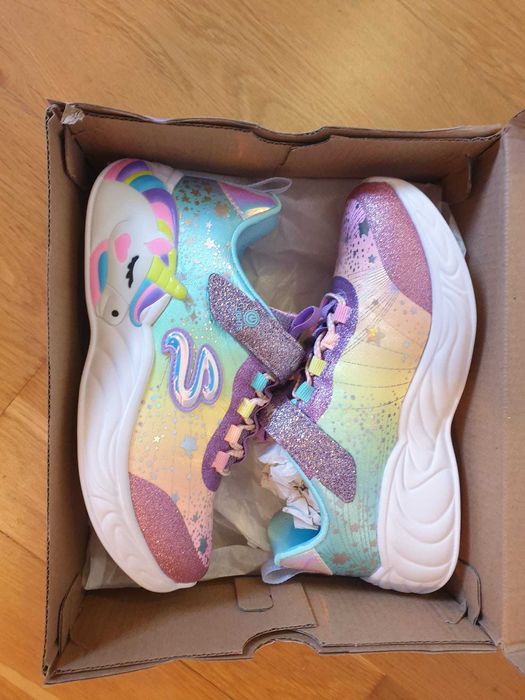 Adidas Sketchers marime 32 noi cu eticheta cu unicorn