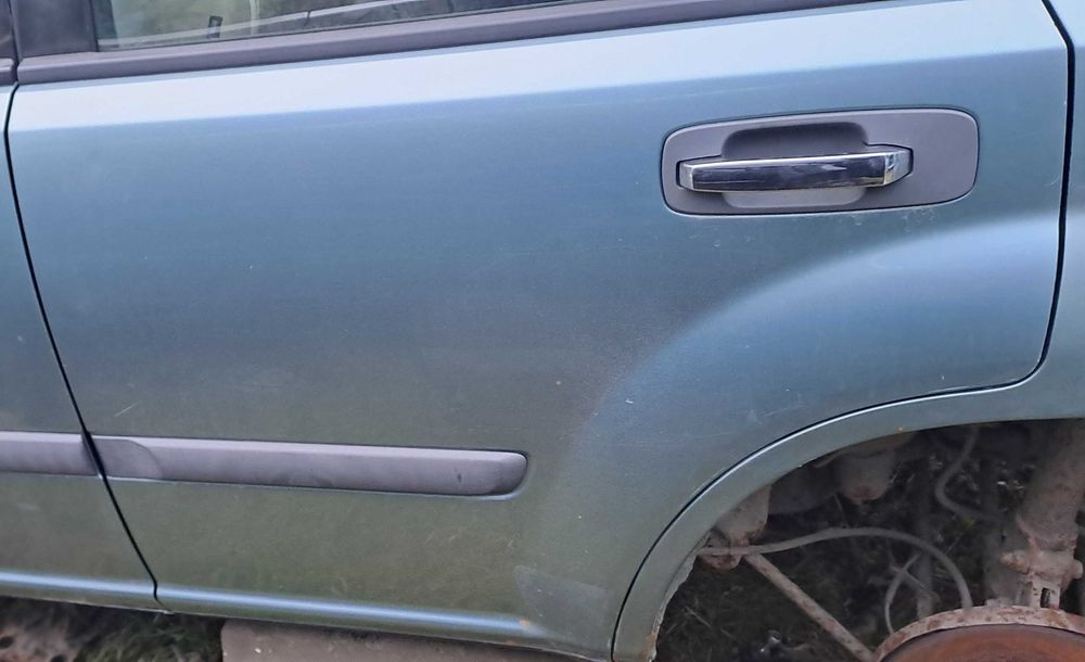 Врати / врата/  предни и задни NISSAN X-TRAIL  2.5I 165к.с 2003-2007Г
