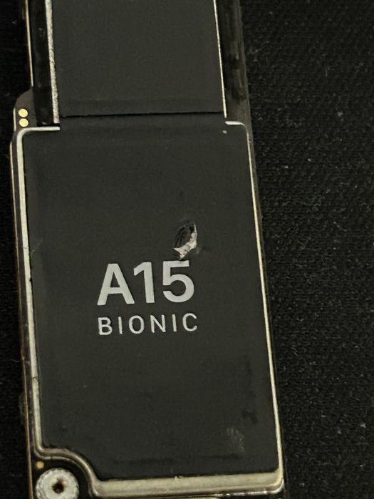 Vand placa de baza iPhone 13
