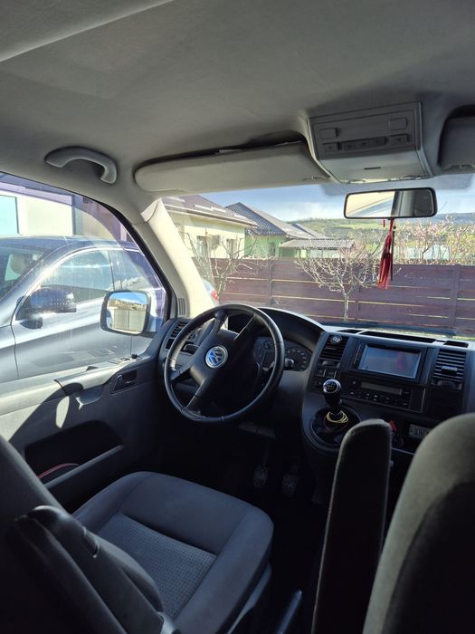 Vând Vw Caravelle 2.5 tdi unic proprietar de nouă