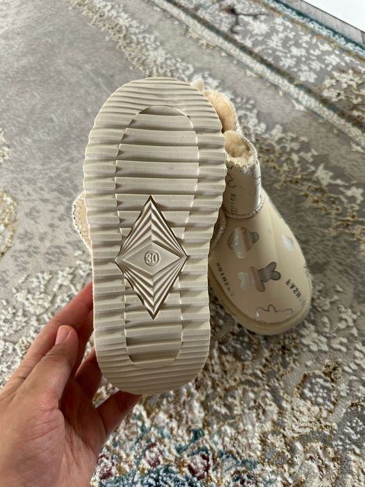 Продам детскую обувь