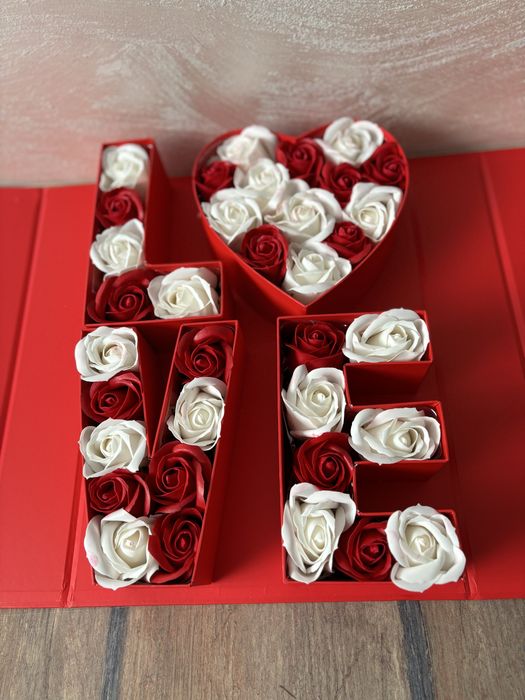 Букет с рози за Св.Валенти 8-ми март