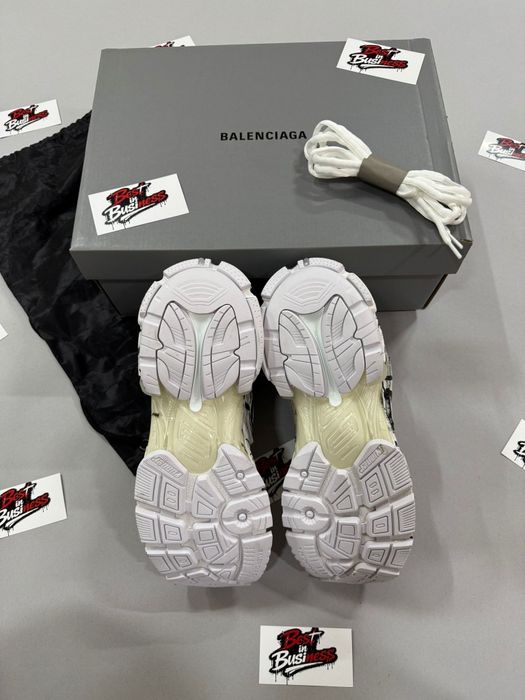 Adidasi Balenciaga Runner Graffiti Albi Noi Calitate Superioara