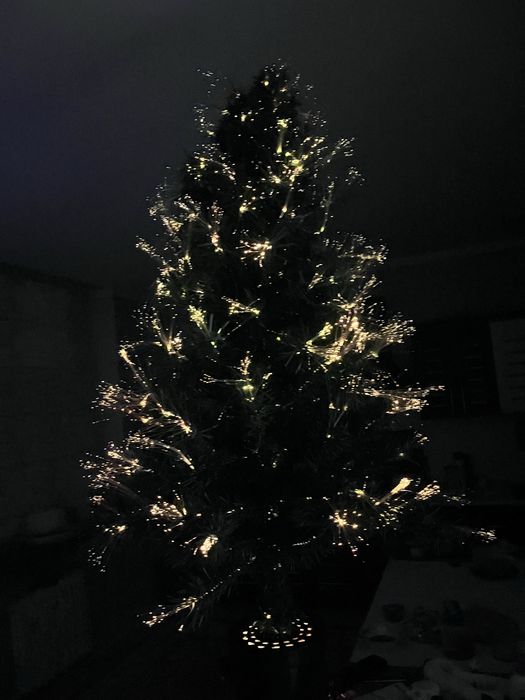 продам елку б/у