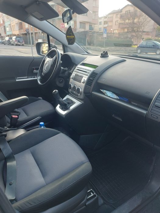 Продавам Мазда-5 . Цена е в евро