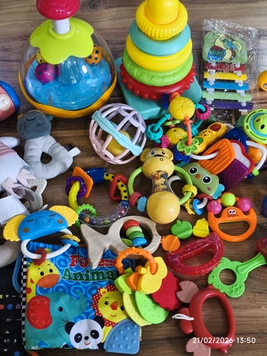 Комплект бебешки играчки / дрънкалки / гризалки