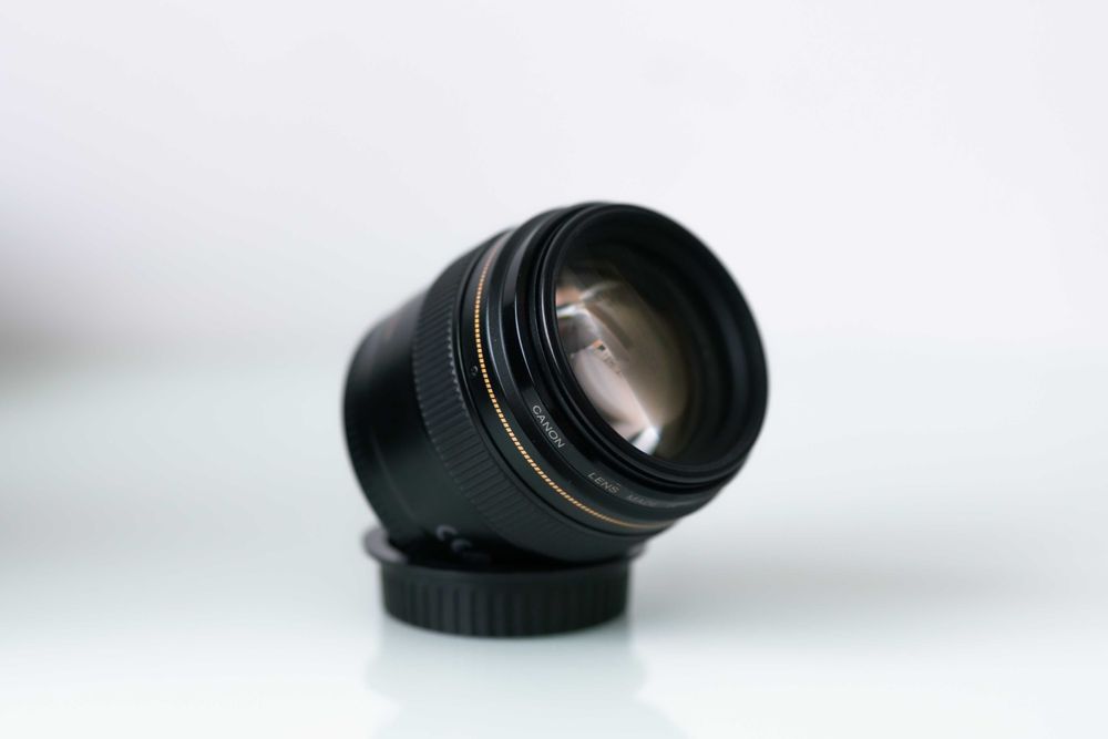 Canon 85mm f 1.8 USM impecabil, sharp, vand sau schimb