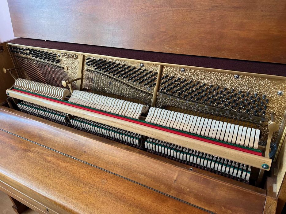 Немско акустично пиано FEURICH