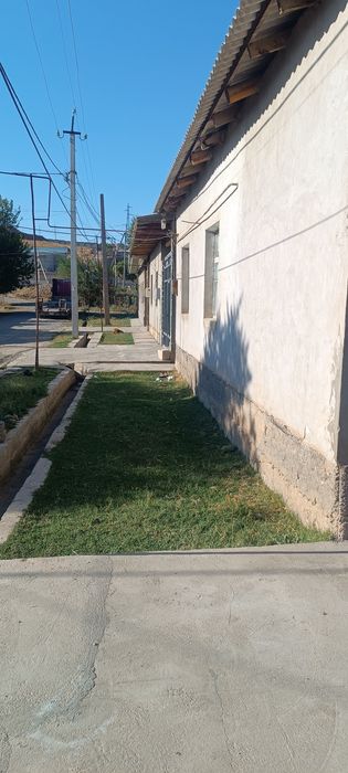 Uy sotiladi 5 xonaly