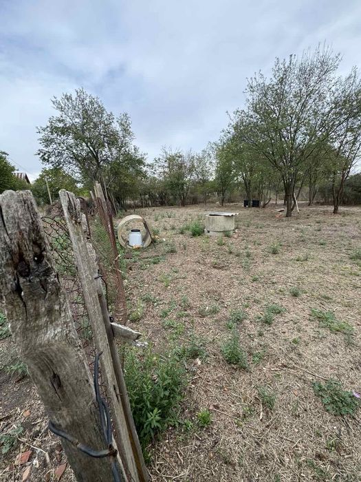 Дворно място с кладенец с. ТРАКИЯ