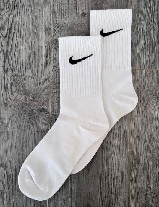 Белые Nike носки