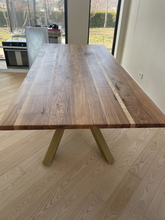 Masa cu blat din lemn masiv