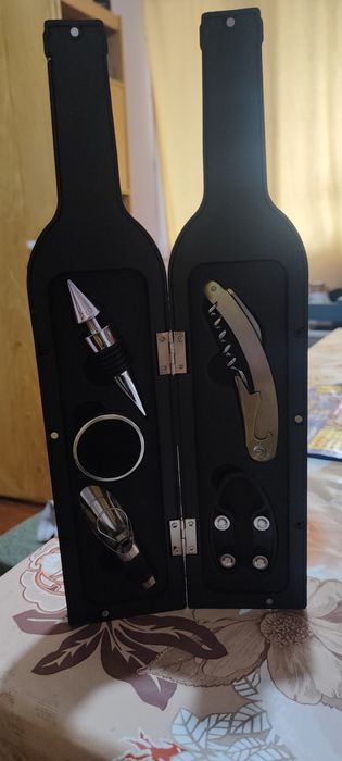 Аксесоари за Вино в Бутилка