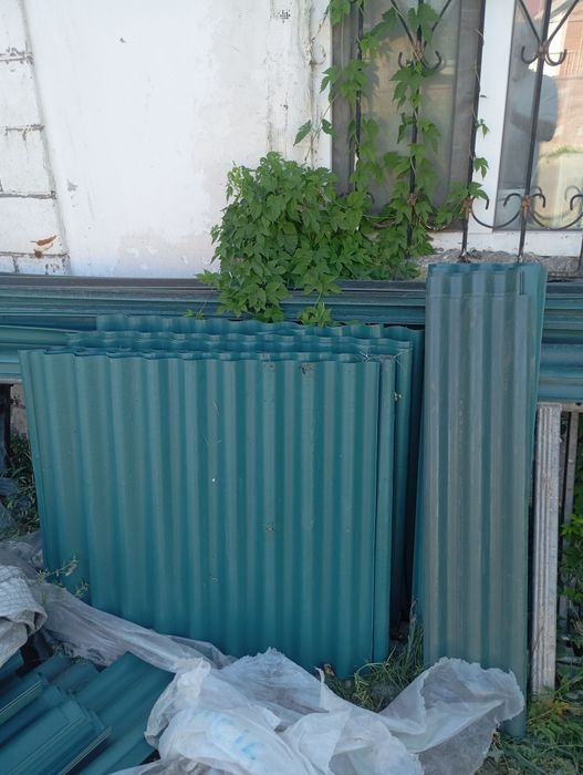 Продам пластмассовую кровлю и леса,