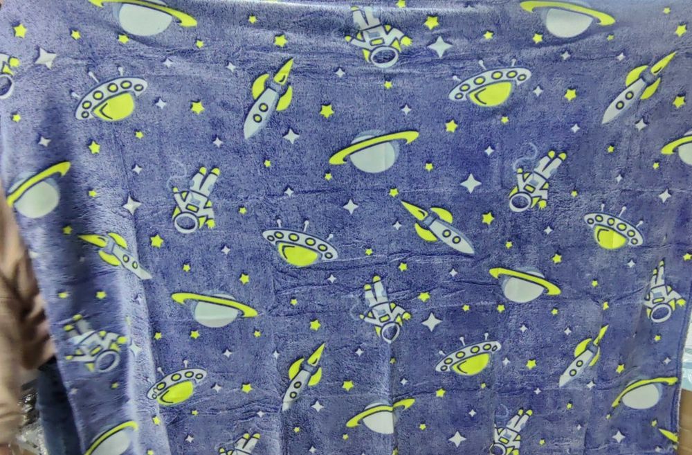 Магическо светещо одеало със звезди