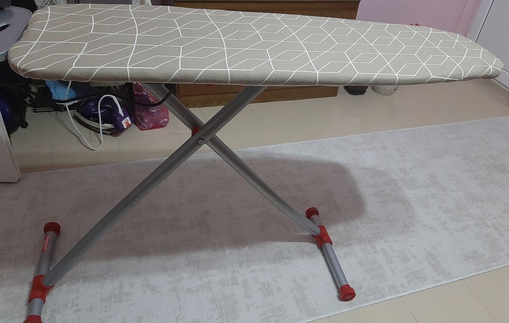 Голяма маса за ютия