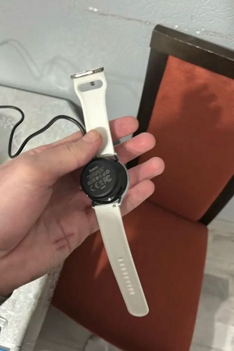Продам Samsung Galaxy Watch active 2