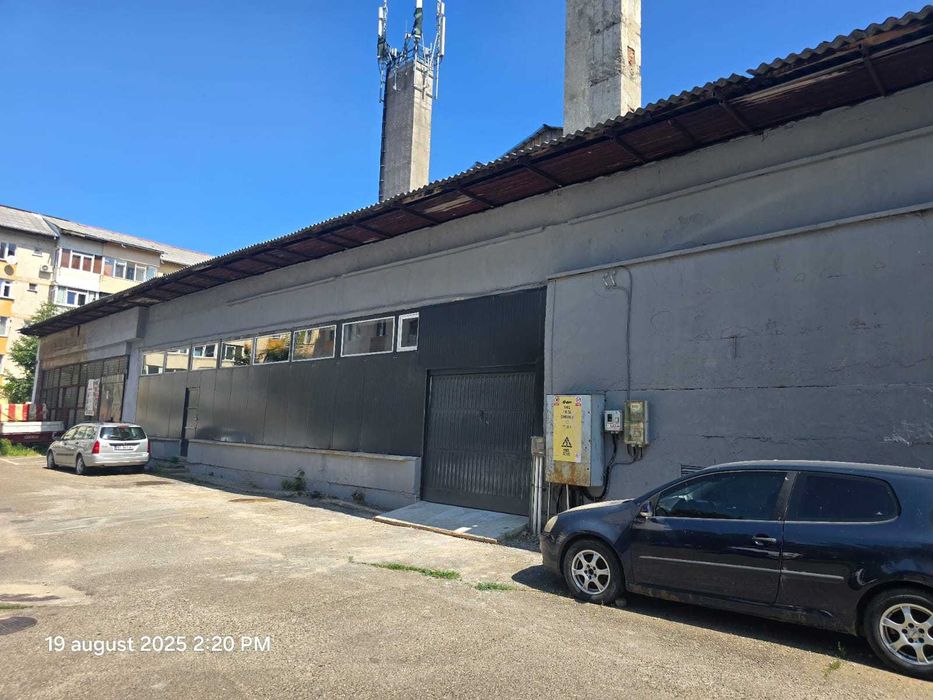 Inchiriez hala zona Precista