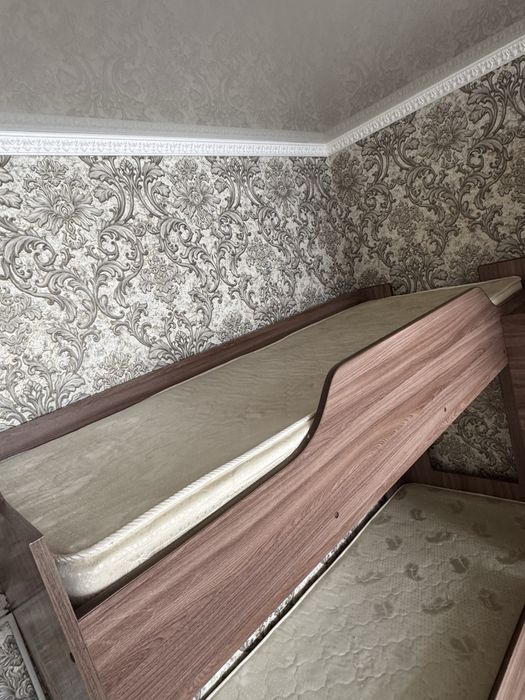 Продаеться двухъяростная детская кровать