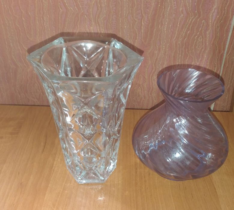 Продаю вазы для цветов б/у.