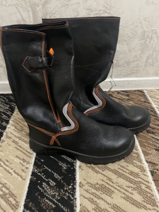 Продам ботинки мужские