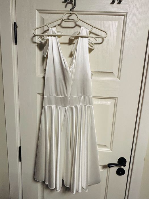 Рокля сатен официална