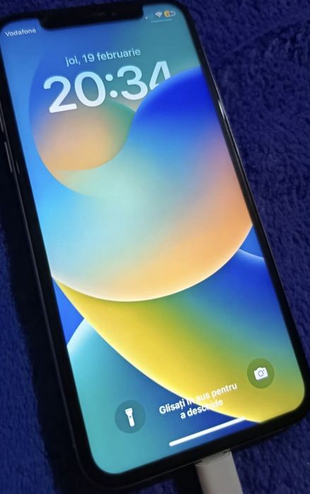 Iphone x 256gb functioneaza perfect