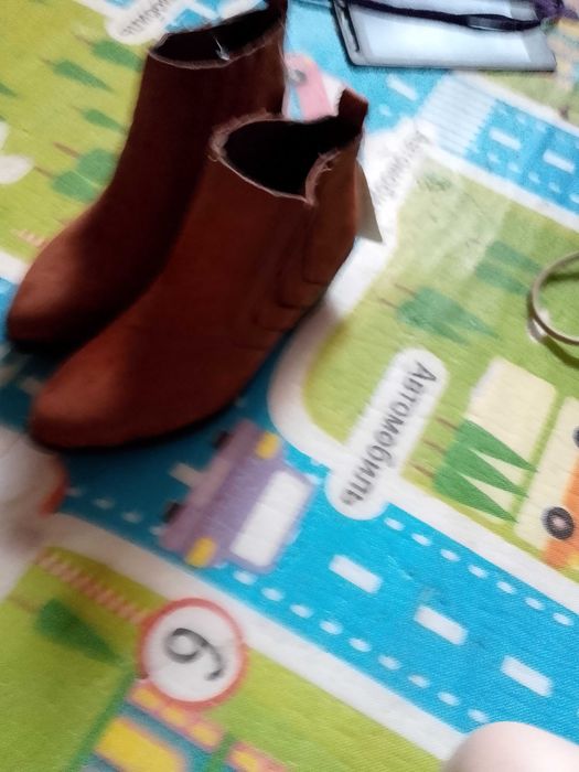 Продам женские сапоги