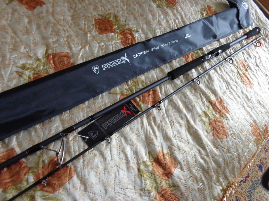 Нови спининг въдици за Сом(Fox Rage два броя) и Щука един брой.