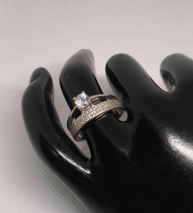 Сребърен пръстен с фианити – проба 925, нов, размер 17