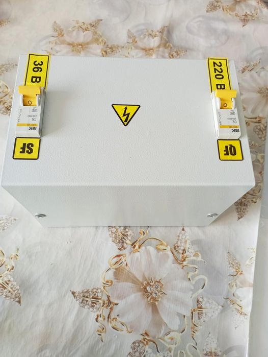 Ящик с понижающим трансформатор