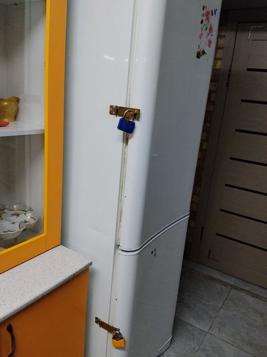 Два Холодильника продам
