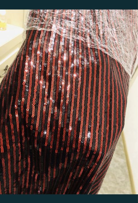 Платье в пайетку новое