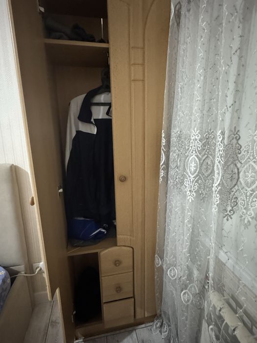 Продам стенку шкаф комод