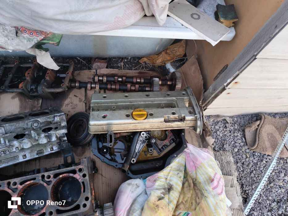 Продам запчасти на двигатель Opel Omega